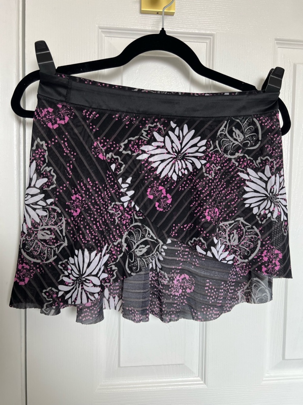 Vintage Lululemon Split Skirt with Graphic, size 2